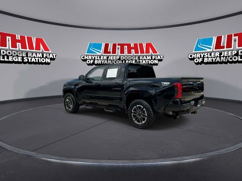 Used 2025 Toyota Tacoma TRD Sport AWD/4WD image 6