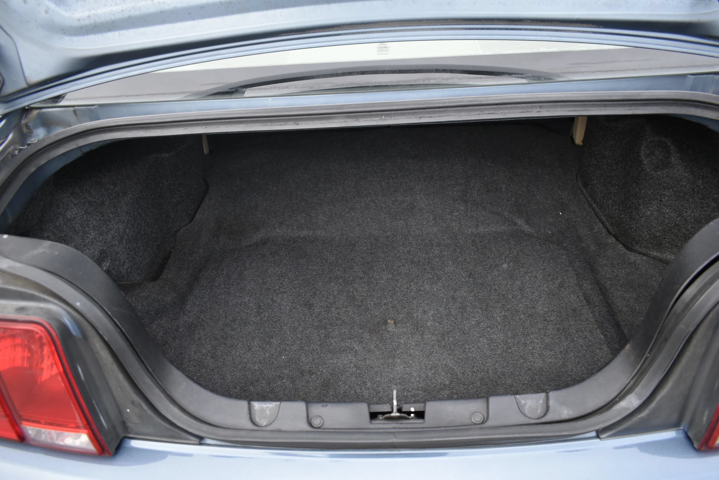 Used 2005 Ford Mustang Coupe RWD image 12