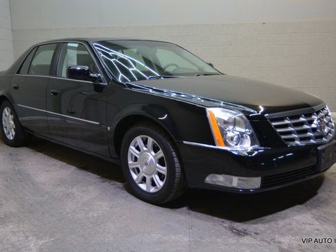 Used 2008 Cadillac DTS image 1