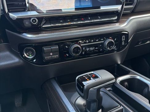 Used 2024 Chevrolet Silverado 1500 LT Trail Boss w/ Protection Package image 15