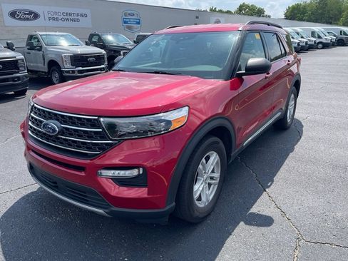 Used 2021 Ford Explorer XLT w/ Equipment Group 202A AWD/4WD image 1