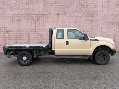Used 2011 Ford F350 XL w/ Snow Plow Prep Pkg AWD/4WD image 5