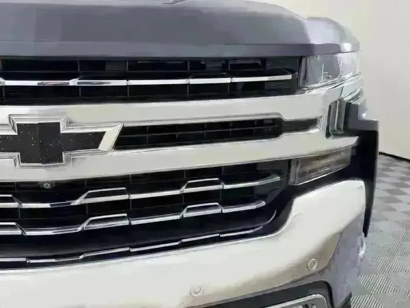 Used 2020 Chevrolet Silverado 1500 LTZ AWD/4WD image 4