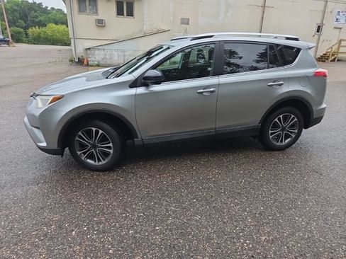 Used 2016 Toyota RAV4 LE AWD/4WD image 5