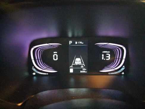 Used 2025 Kia Soul LX FWD image 6