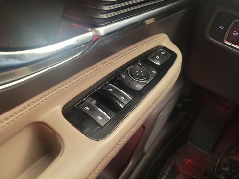 Used 2021 Lincoln Corsair AWD w/ Premium Package image 27