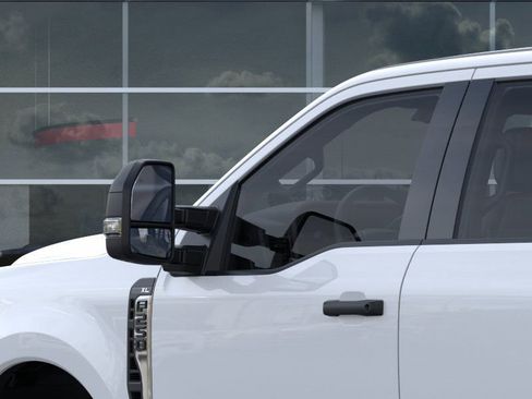 New 2026 Ford F250 XL w/ XL Chrome Package image 38