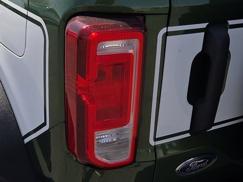 Used 2023 Ford Bronco 2-Door w/ Sasquatch Package AWD/4WD image 9