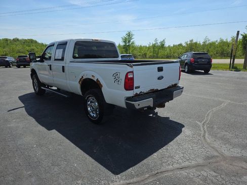 Used 2016 Ford F250 XLT w/ XLT Premium Package AWD/4WD image 8