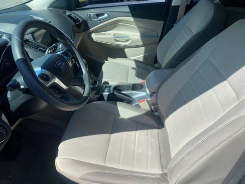 Used 2016 Ford Escape SE w/ Equipment Group 201A image 9