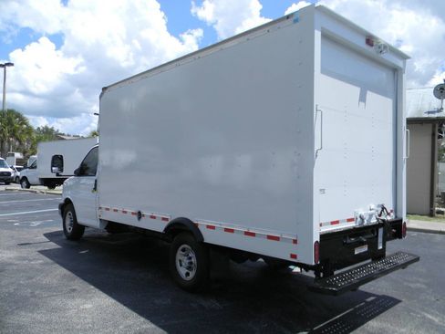 Used 2021 Chevrolet Express 3500 w/ Power Convenience Package RWD image 10