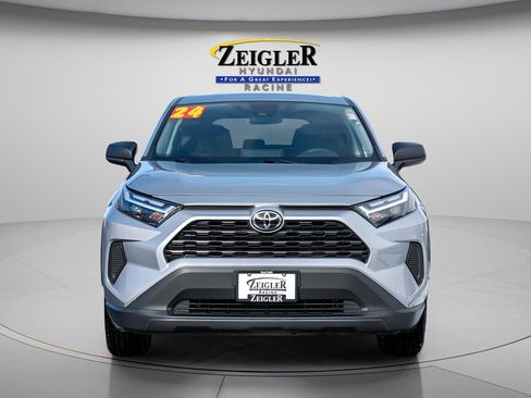 Used 2024 Toyota RAV4 LE AWD/4WD image 2