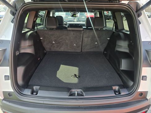 Used 2026 Jeep Cherokee Limited image 11