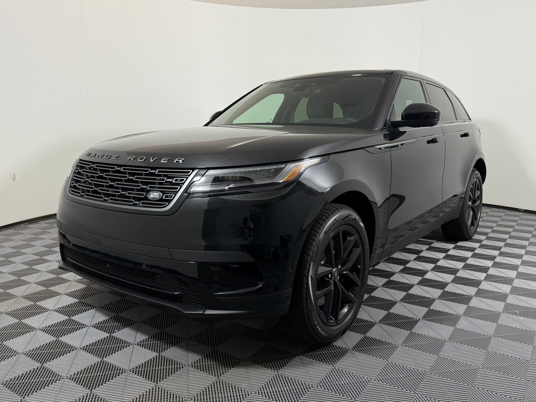 New 2026 Land Rover Range Rover Velar S AWD/4WD image 1