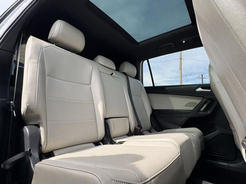 Used 2021 Volkswagen Tiguan SE R-Line image 36