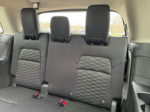 Used 2024 Nissan Pathfinder SV AWD/4WD image 7