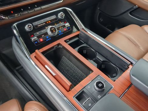 Used 2023 Lincoln Navigator L Reserve image 20