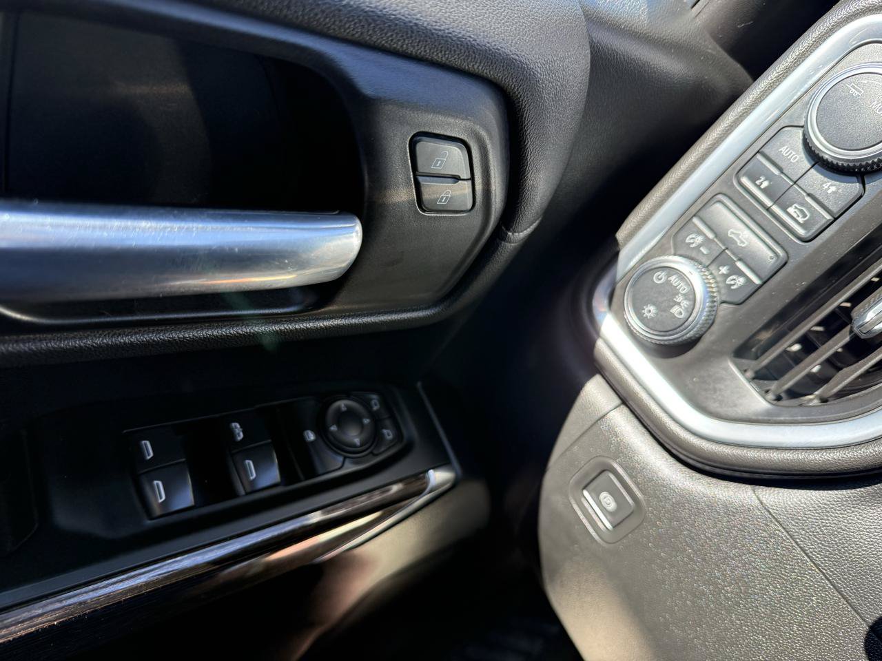 Used 2021 GMC Sierra 1500 SLE AWD/4WD image 29