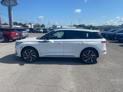 New 2024 Lincoln Corsair Grand Touring w/ Equipment Group 301A image 3