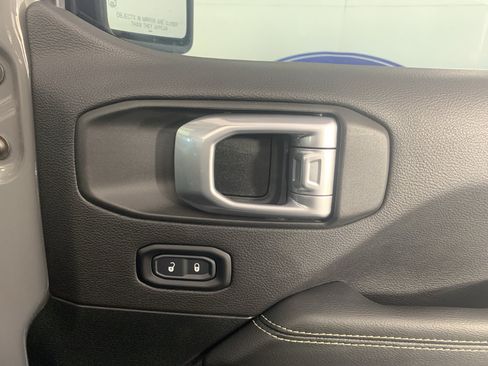 Used 2021 Jeep Wrangler Unlimited Sahara AWD/4WD image 41