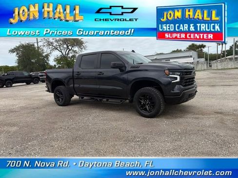 Used 2024 Chevrolet Silverado 1500 LT Trail Boss w/ Dark Appearance Package image 17