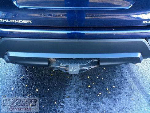 Certified 2021 Toyota Highlander XLE image 4