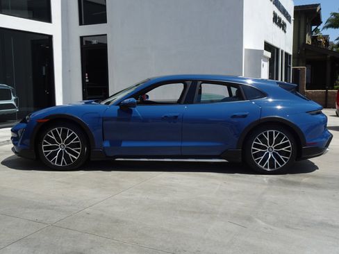Used 2022 Porsche Taycan 4 Cross Turismo image 3