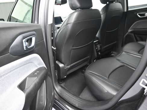 Used 2022 Jeep Compass Latitude AWD/4WD image 24