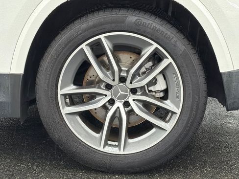 Certified 2025 Mercedes-Benz GLA 35 AMG 4MATIC image 33