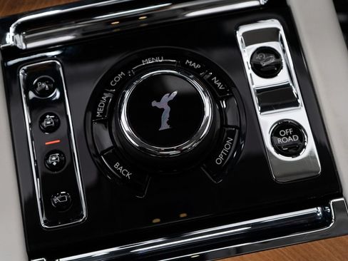 Certified 2019 Rolls-Royce Cullinan AWD/4WD image 40