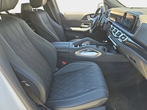 Used 2026 Mercedes-Benz Maybach GLS 600 4MATIC image 12