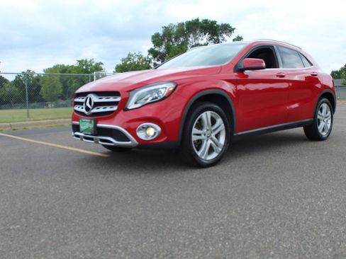 Used 2020 Mercedes-Benz GLA 250 4MATIC image 2