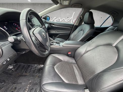 Used 2022 Toyota Camry XSE image 20