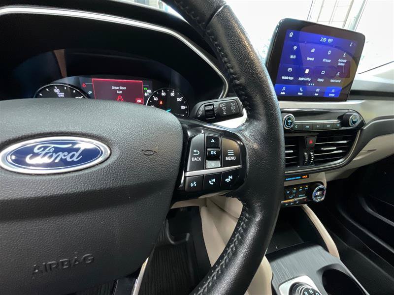 Used 2021 Ford Escape SE w/ Cold Weather Package AWD/4WD image 21