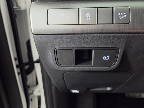 Used 2024 Hyundai Kona SEL FWD image 17