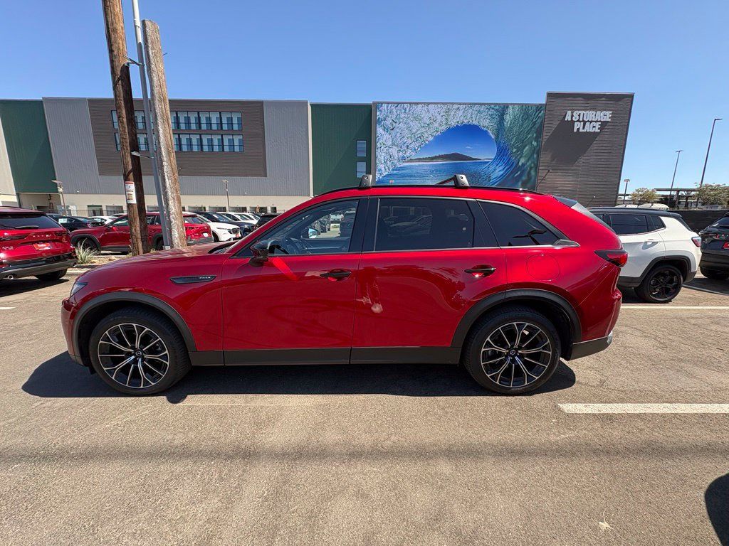 Certified 2025 MAZDA CX-70 Plug-In Hybrid w/ Premium Plus AWD/4WD image 9