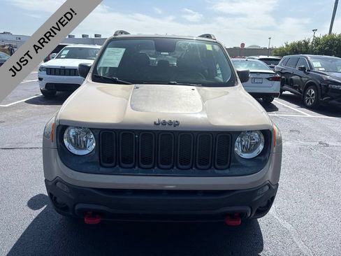 Used 2016 Jeep Renegade Trailhawk AWD/4WD image 2