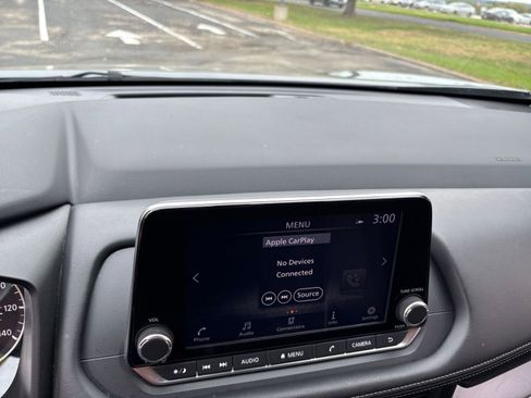 Used 2025 Nissan Rogue SV FWD image 17