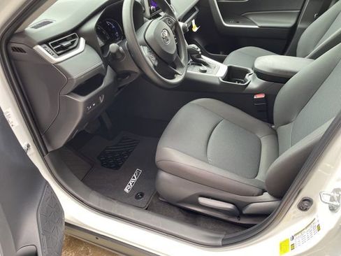 New 2025 Toyota RAV4 LE image 8