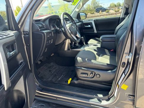 Used 2019 Toyota 4Runner SR5 Premium AWD/4WD image 17