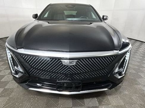 Used 2024 Cadillac Lyriq Luxury AWD/4WD image 8