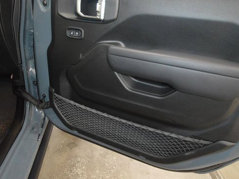 Used 2025 Jeep Gladiator Rubicon w/ Safety Group AWD/4WD image 14