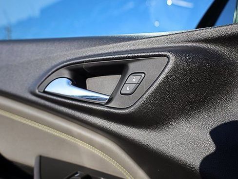 Used 2025 Chevrolet Trax ACTIV image 34