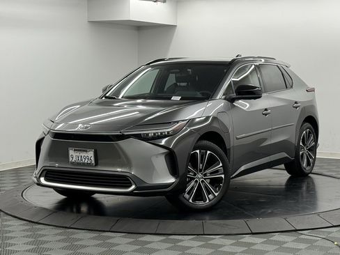 Used 2023 Toyota bZ4X Limited image 2