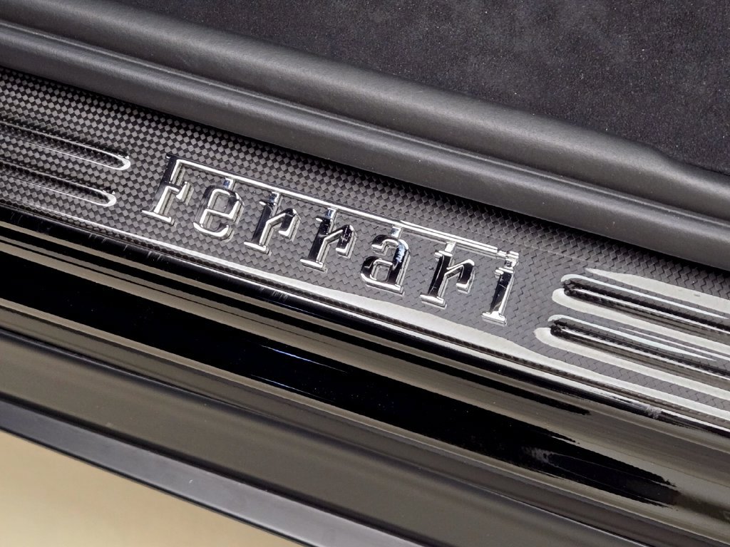 Used 2025 Ferrari Purosangue AWD/4WD image 34