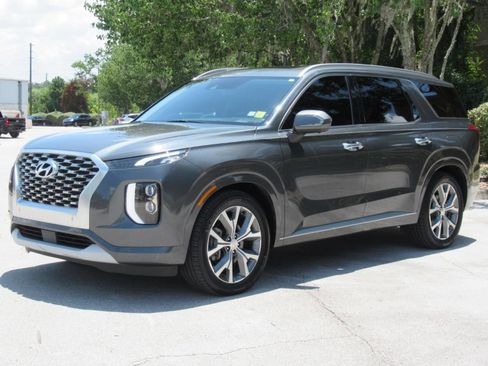 Used 2022 Hyundai Palisade Limited FWD image 3