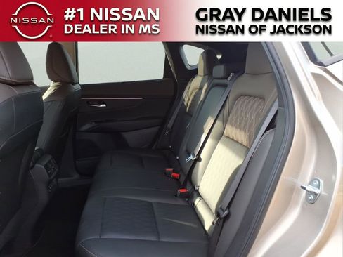 Certified 2025 Nissan Murano Platinum w/ Cargo Package image 26