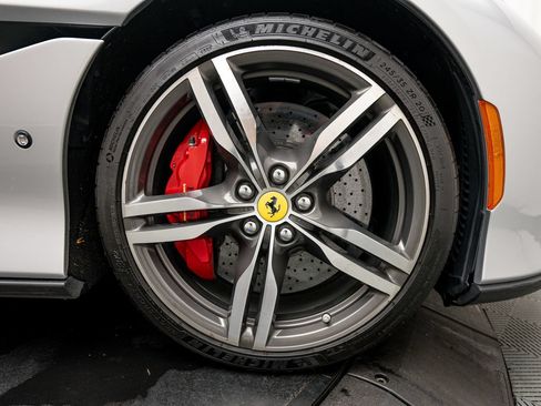 Used 2019 Ferrari Portofino RWD image 47