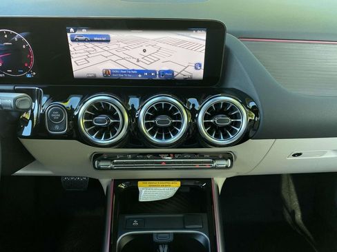 Certified 2025 Mercedes-Benz GLA 250 image 34