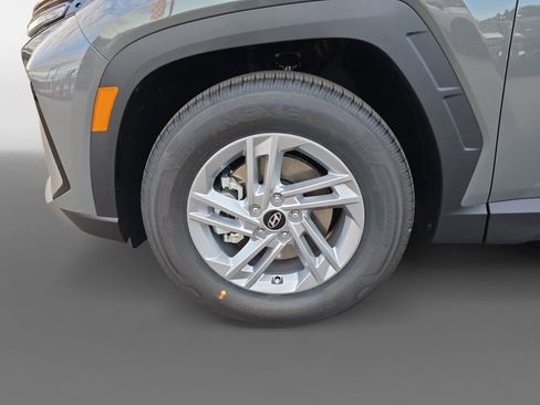 New 2026 Hyundai Tucson SE image 9